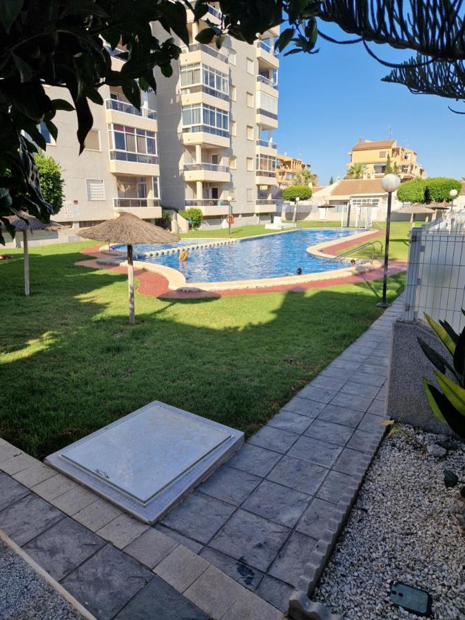 Magnifico Chalet Adosado En Torrevieja, Alicante. Esterno foto